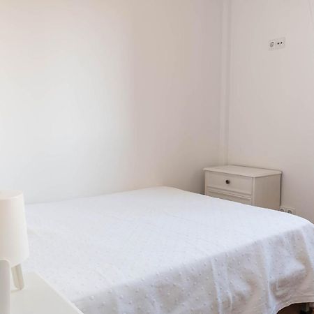 Apartamento Luminoso, Funcional Y Amplio En Zona Hospitalaria Pamplona Kültér fotó