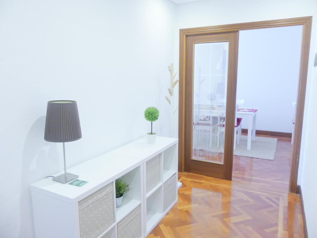 Apartamento Luminoso, Funcional Y Amplio En Zona Hospitalaria Pamplona Kültér fotó