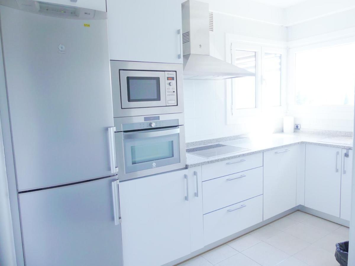 Apartamento Luminoso, Funcional Y Amplio En Zona Hospitalaria Pamplona Kültér fotó