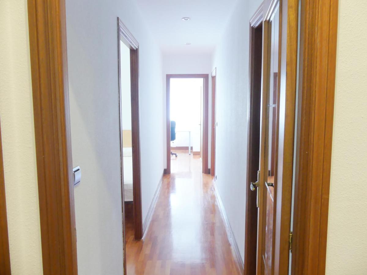 Apartamento Luminoso, Funcional Y Amplio En Zona Hospitalaria Pamplona Kültér fotó